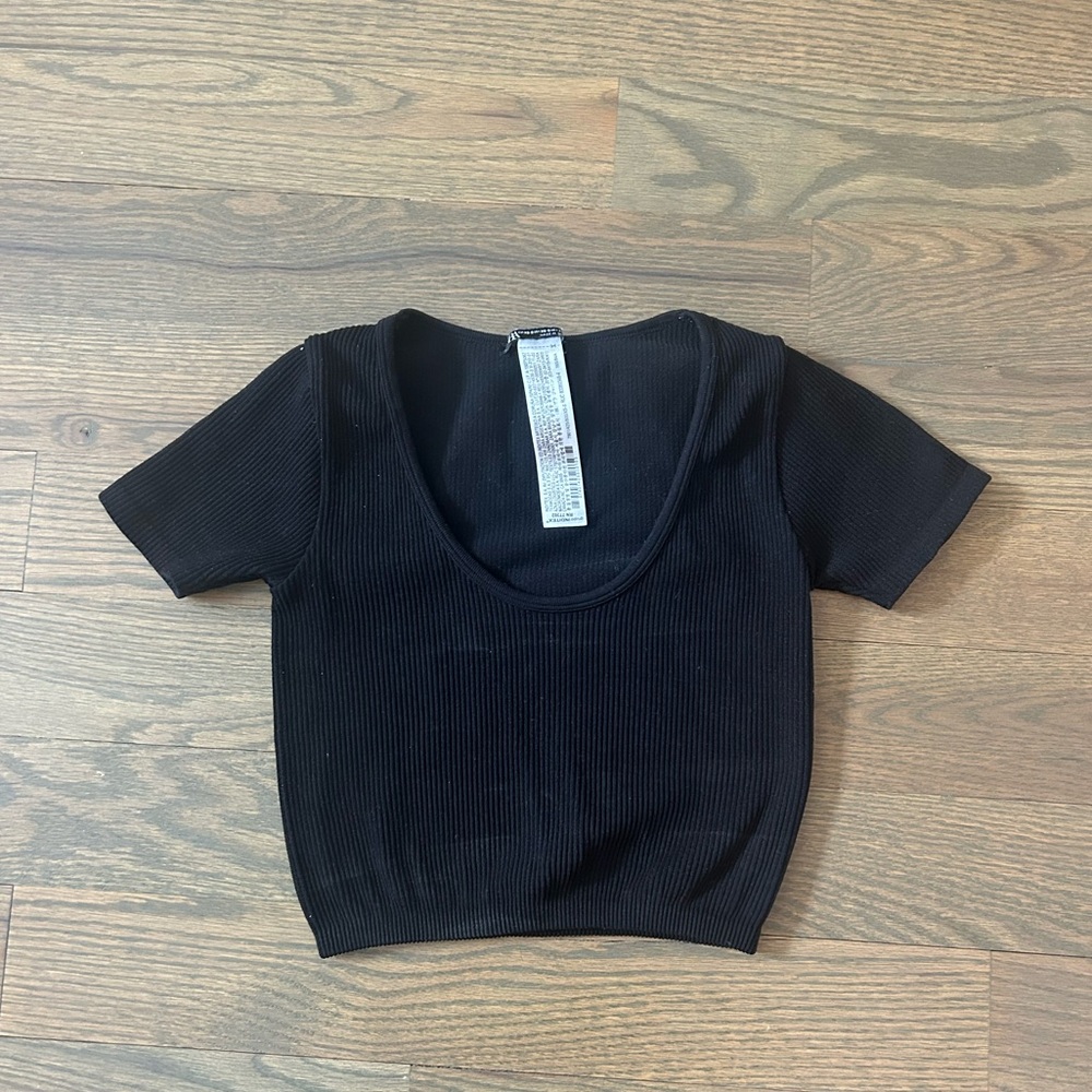 Zara Crop Black T-Shirt Size XS-S